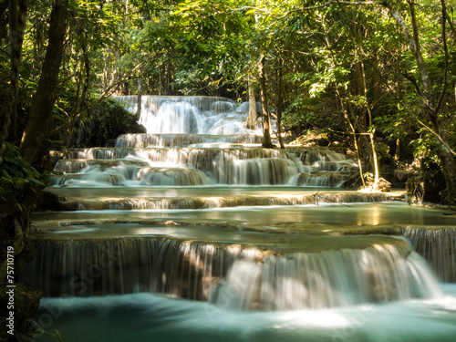 Fototapeta Naklejka Na Ścianę i Meble -  Waterfall at Huay Mae Khamin National Park, Thailand