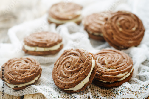 chocolate cookies sable with cream cheese