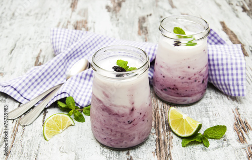 fresh fruit yoghurt with blackberries