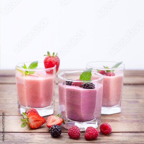 Drink smoothies summer strawberry, blackberry, kiwi, raspberry