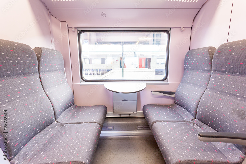 Fototapeta premium open doors from a train