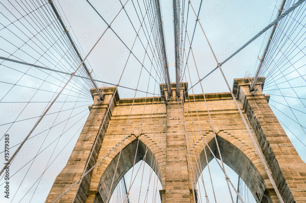 Fototapeta premium Brooklyn bridge pylon and maze of cables