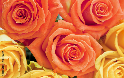 bouquet de roses orange et jaune