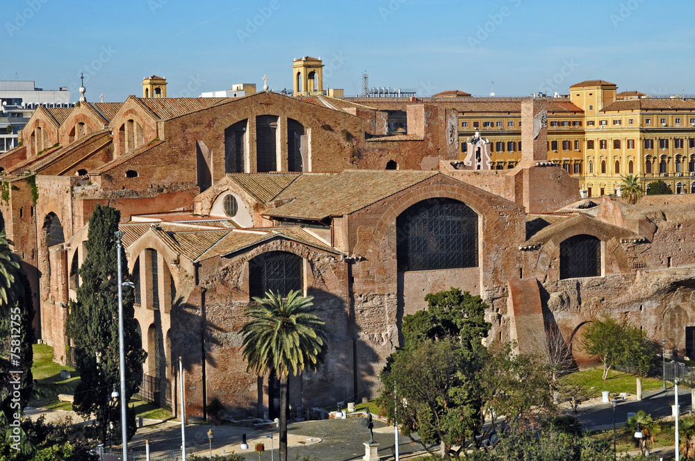 Naklejka premium Roma, piazza dei Cinquecento e le terme di Diocleziano