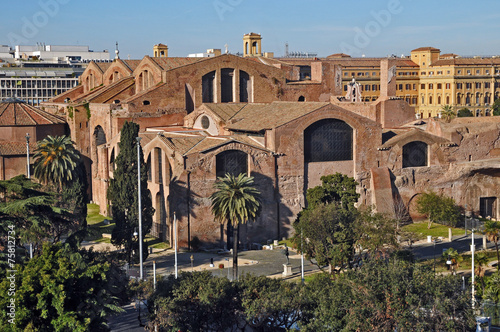 Roma, piazza dei Cinquecento e le terme di Diocleziano photo