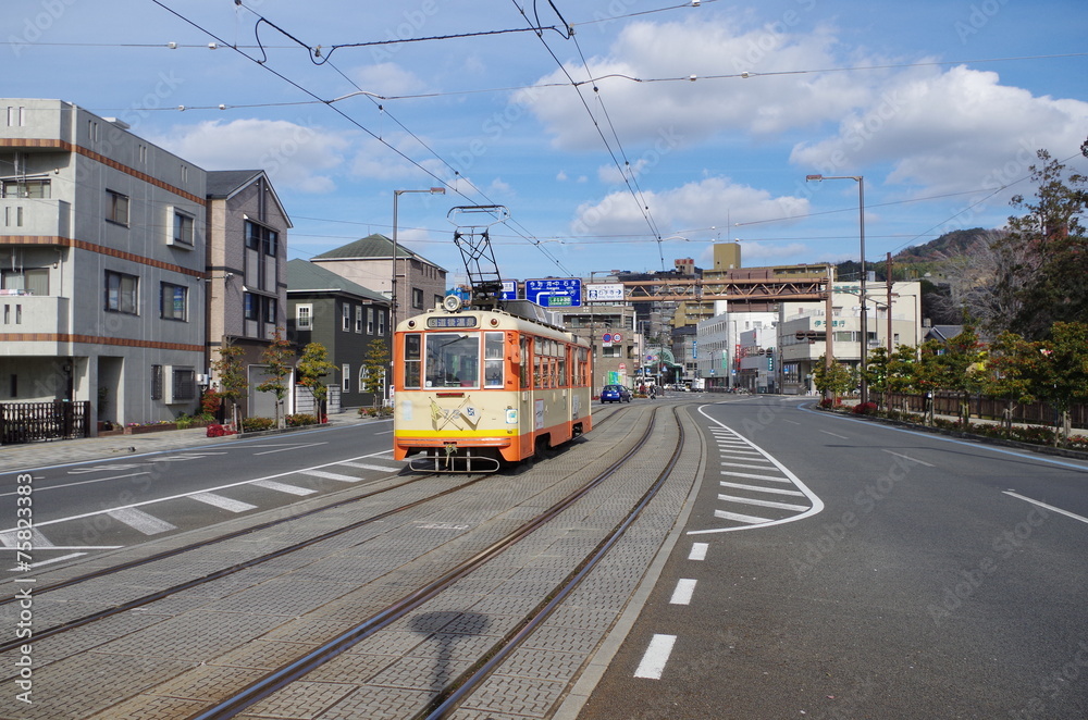 Fototapeta premium 松山市内の路面電車
