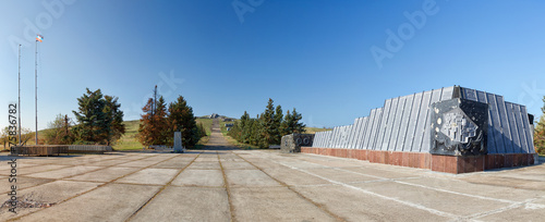 memorial complex on the top of the Saur-Graves © Volodymyr Khodaryev