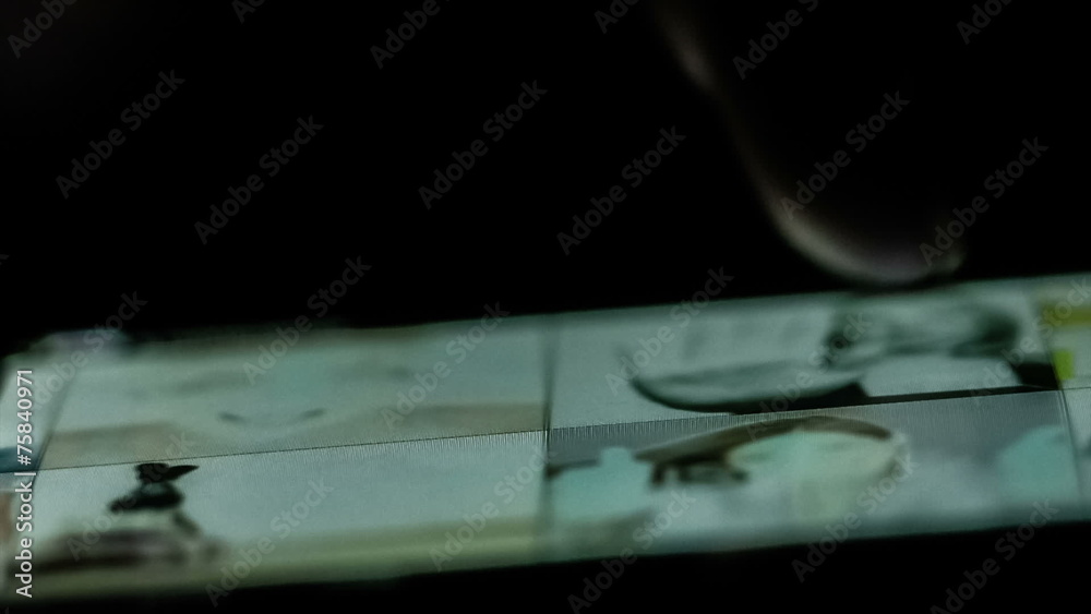 Viewing images on a touchscreen in the dark Viewing images on a touchscreen in the dark