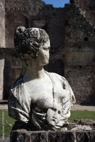 Büste Marie-Louise Coidavid, Palais Sans-Souci, Milot, Haiti