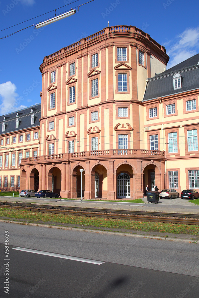 Mannheim, das Schloss, dem Rhein zugewandte Seite (2013)