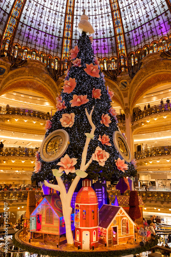 PARIS: Galeries Lafayette photo