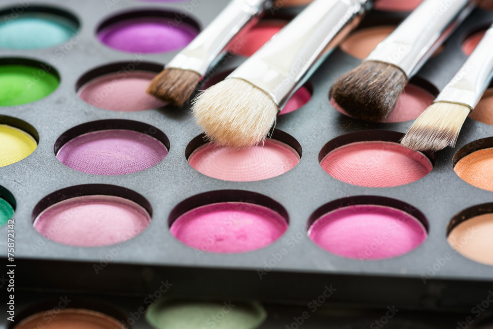 Make up Make up