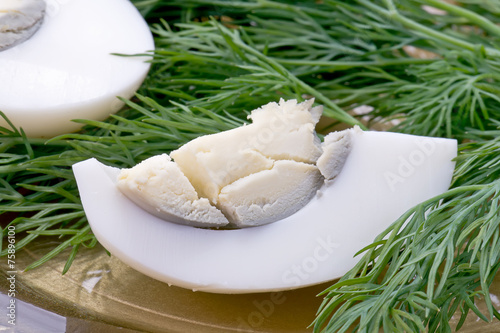 Tableau sur toile Egg with a dill