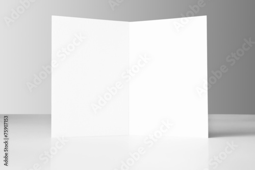 Blank open card standing © mitrija