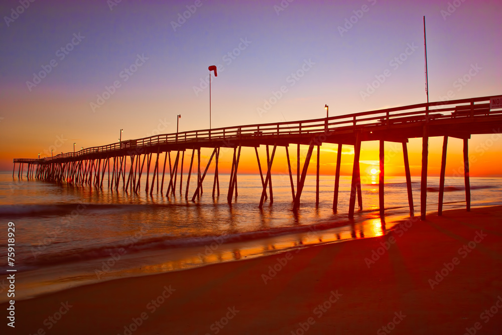 Fototapeta premium Sunrise on the Pier