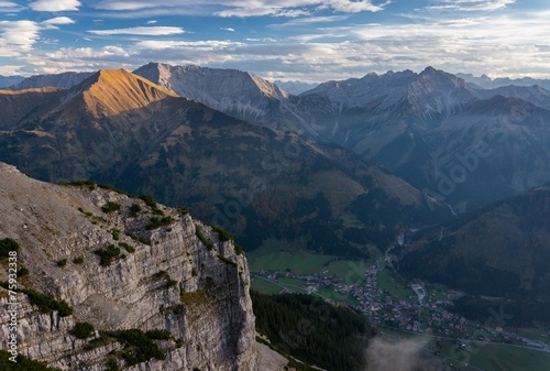 Bichlbach mit Lechtaler Alpen photo