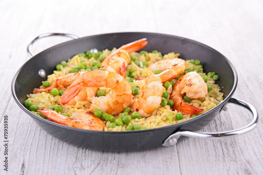 paella with shrimp