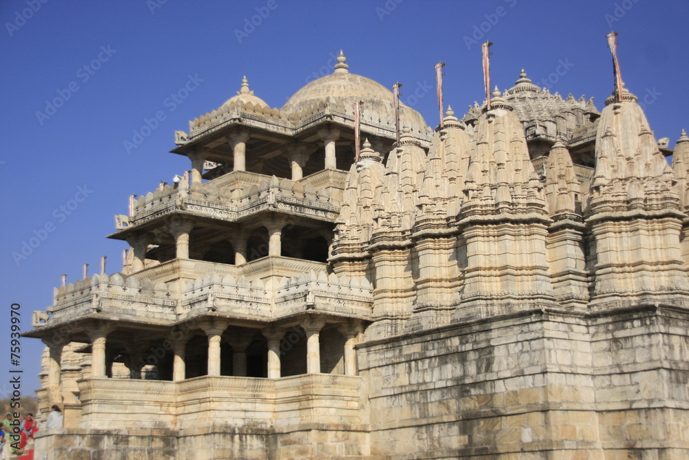 architecture au temple d'Adinath