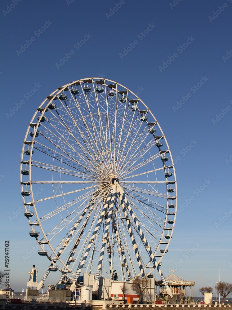 Fototapeta premium attraction, grande roue à arcachon, gironde
