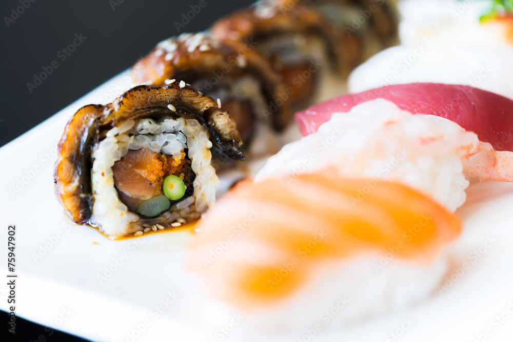 Sushi roll Sushi roll