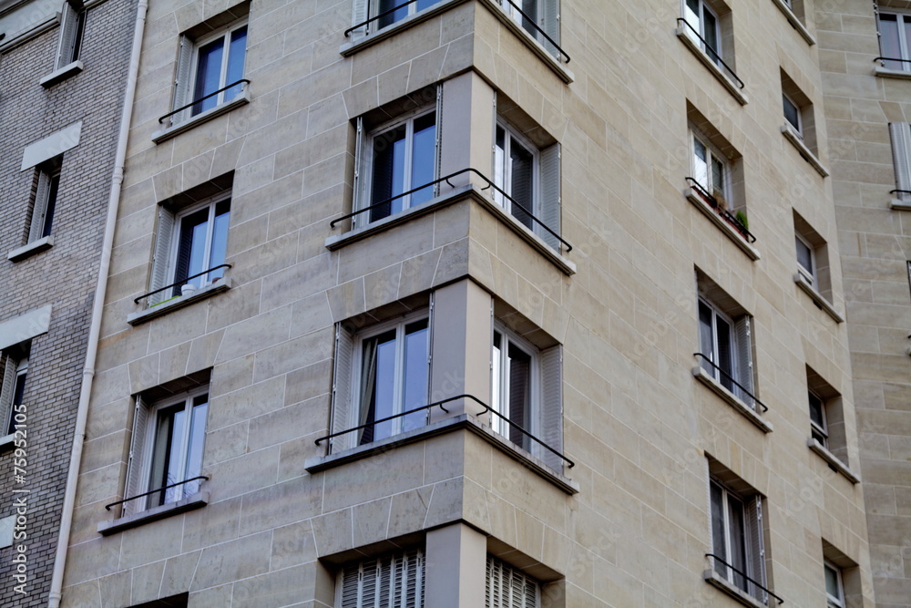 façade en angle, fenêtre en coin