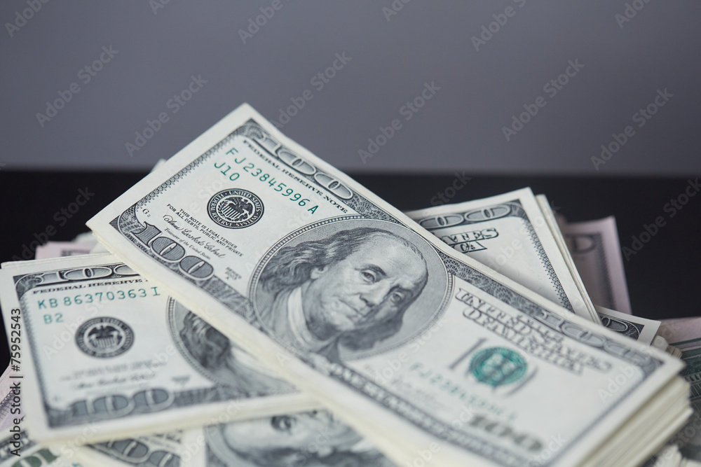 money on the table in a chaotic manner money on the table in a chaotic manner