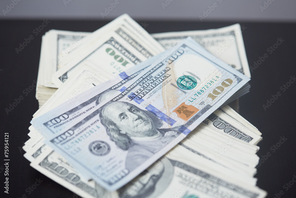 money on the table in a chaotic manner money on the table in a chaotic manner