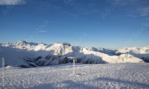Горы в Австрии. Альпы. © Ms VectorPlus