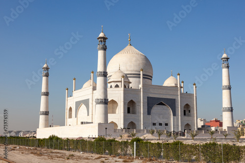 Siddiqa Fatima Zahra Mosque in Kuwait, Middle East photo