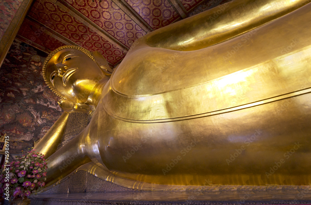В Храме Лежащего Будды в Бангкоке (Ват По, Wat Pho)
