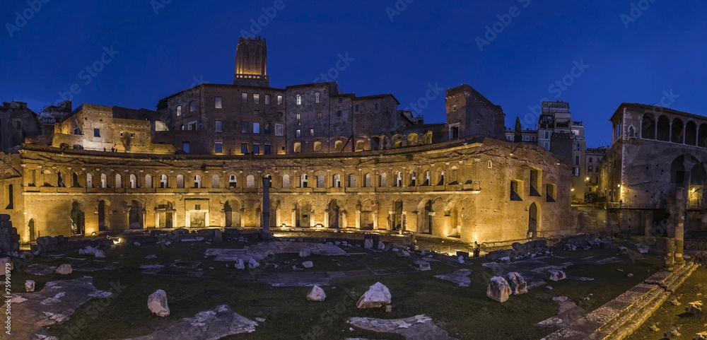 market traiano ruins roman imperial colosseum