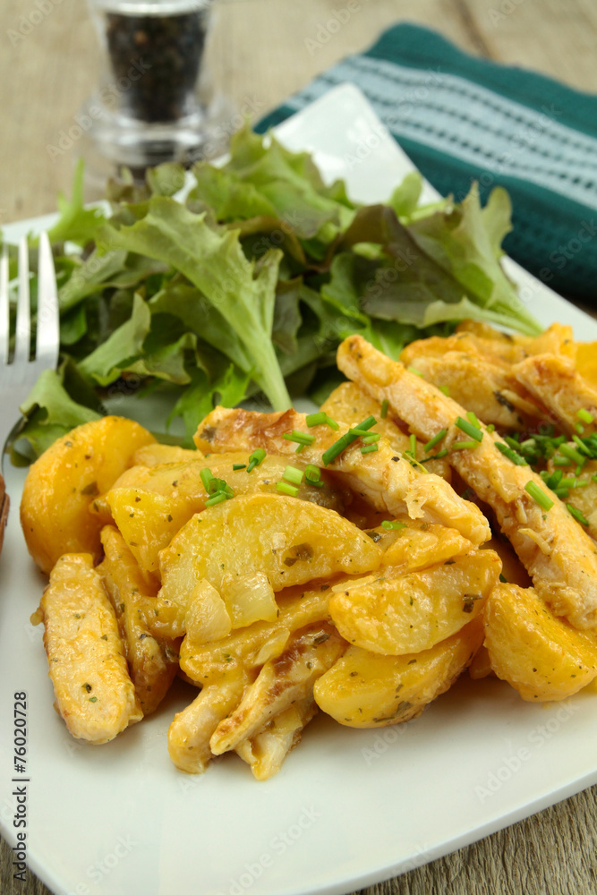 poêlée de pommes de terre et poulet poêlée de pommes de terre et poulet