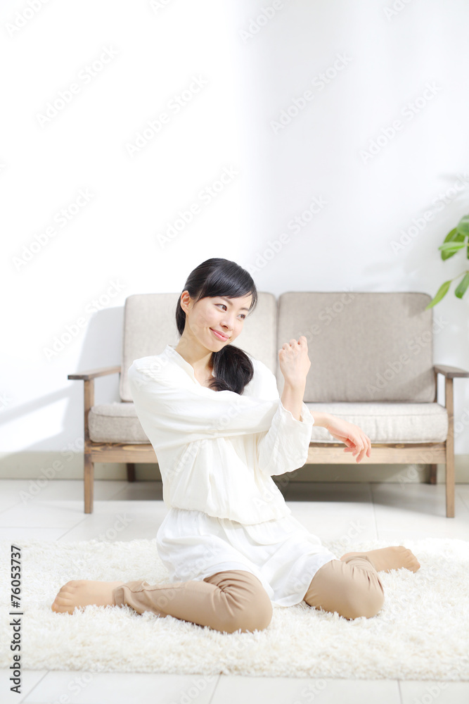 若い女性 若い女性