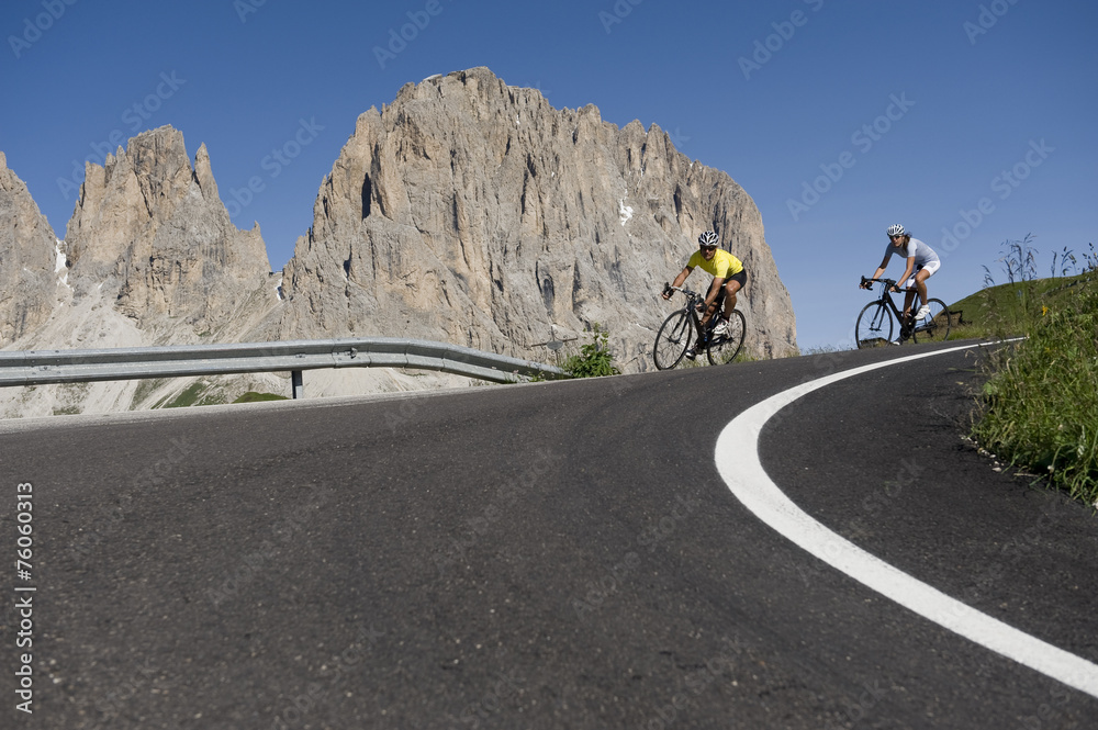 Obraz premium Cyclinig Dolomites race