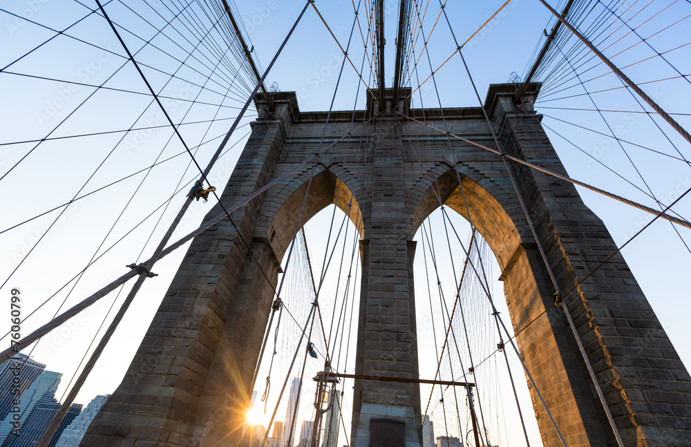 Obraz premium Brooklyn Bridge Sunset z panoramą Manhattanu w USA