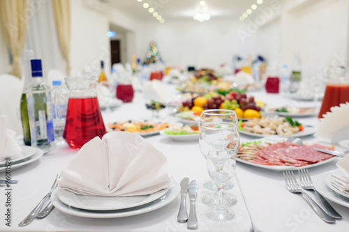 Banquet facilities table setting © Dmitry Vereshchagin