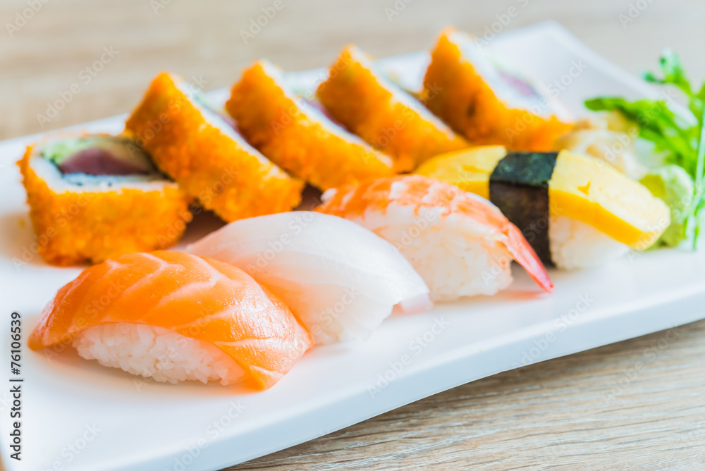 Sushi roll Sushi roll