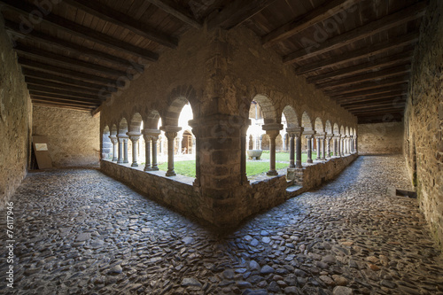 France, Auvergne, Lavaudieu,il chiostro. photo