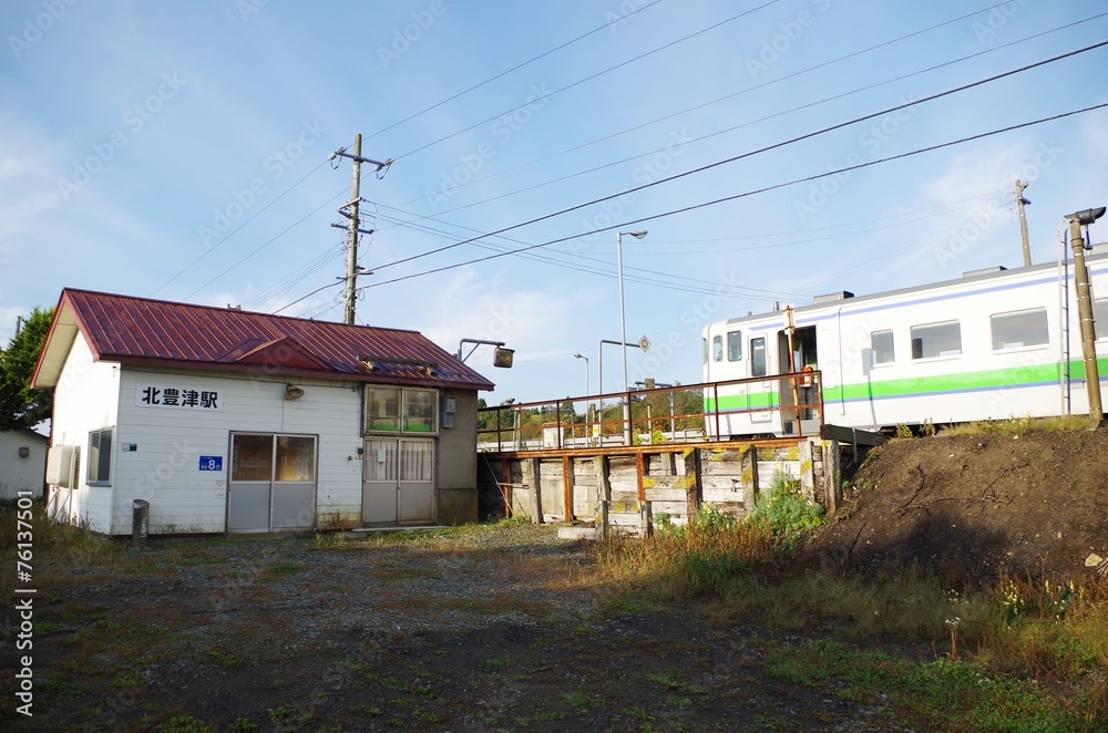 無人駅と普通列車