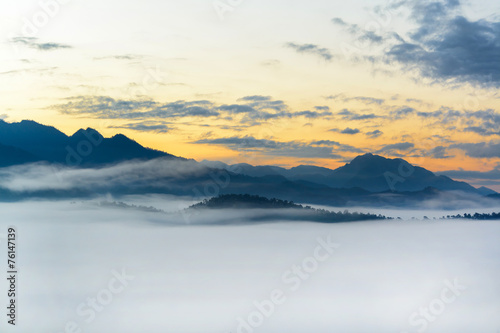 Fog on the mountain © Kittiphan