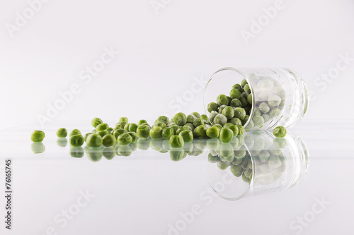 Зелены горошек photo