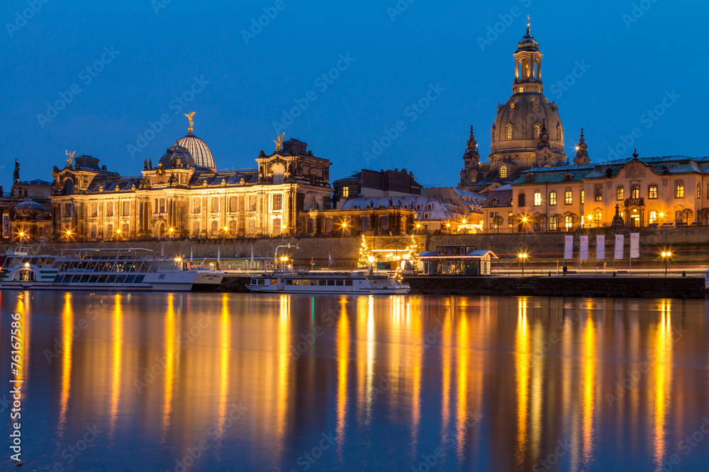 Fototapeta premium Brühlsche Terrasse Dresden zur Blauen Stunde