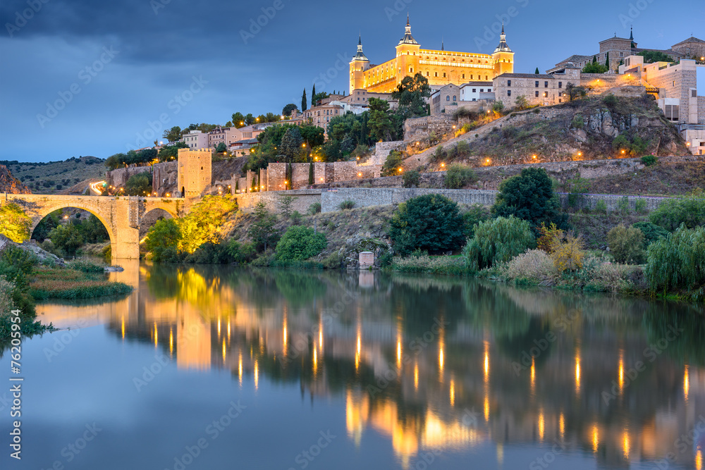 Toledo, Spain Skyline - obrazy, fototapety, plakaty 