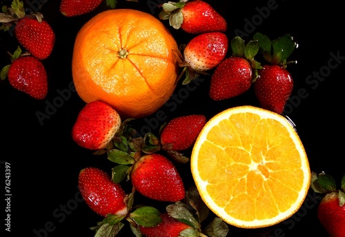 abstrakte Kunst - Stillleben - Orange und Erdbeeren