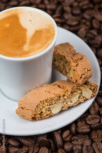 Italian break, fresh expresso coffee with cantuccini cakes