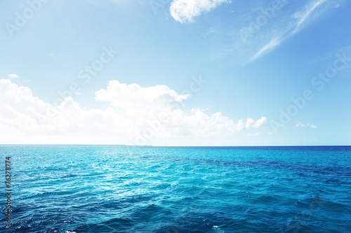caribbean sea and perfect sky © Iakov Kalinin