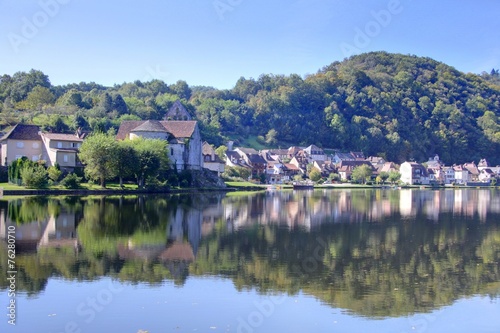 Tapety artystyczne sur les berges de la dordogne
