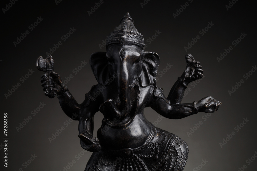 Fototapeta premium Statue of the Hindu God Ganesha