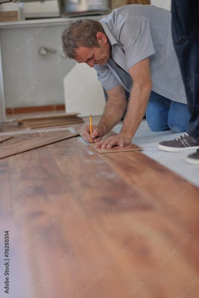 Installing laminate flooring Installing laminate flooring