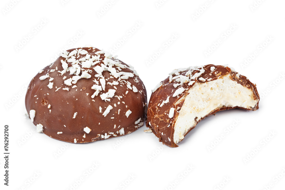 Marshmallows in chocolate Marshmallows in chocolate